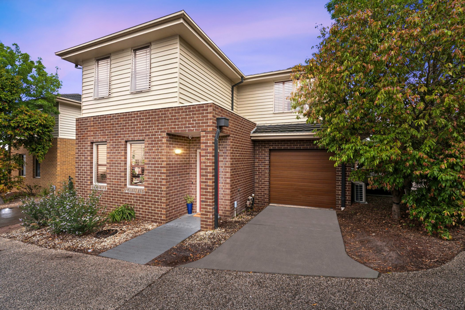 2/100 West Fyans Street, Newtown